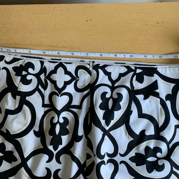 White House Black Market Size 10 Black & White Knee-Length Pencil Skirt - Picture 4 of 7